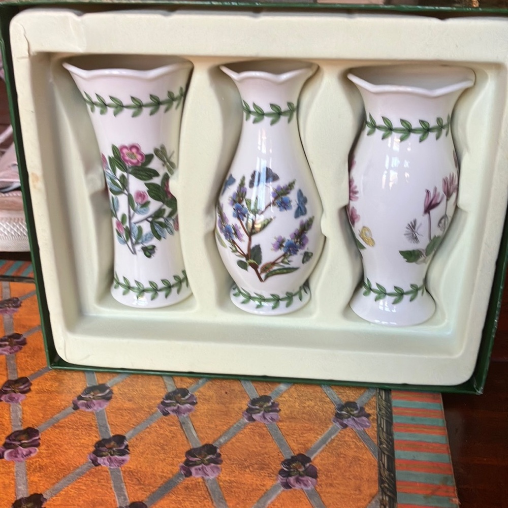 Port Meirion mini vases Beautiful for small amounts of flowers